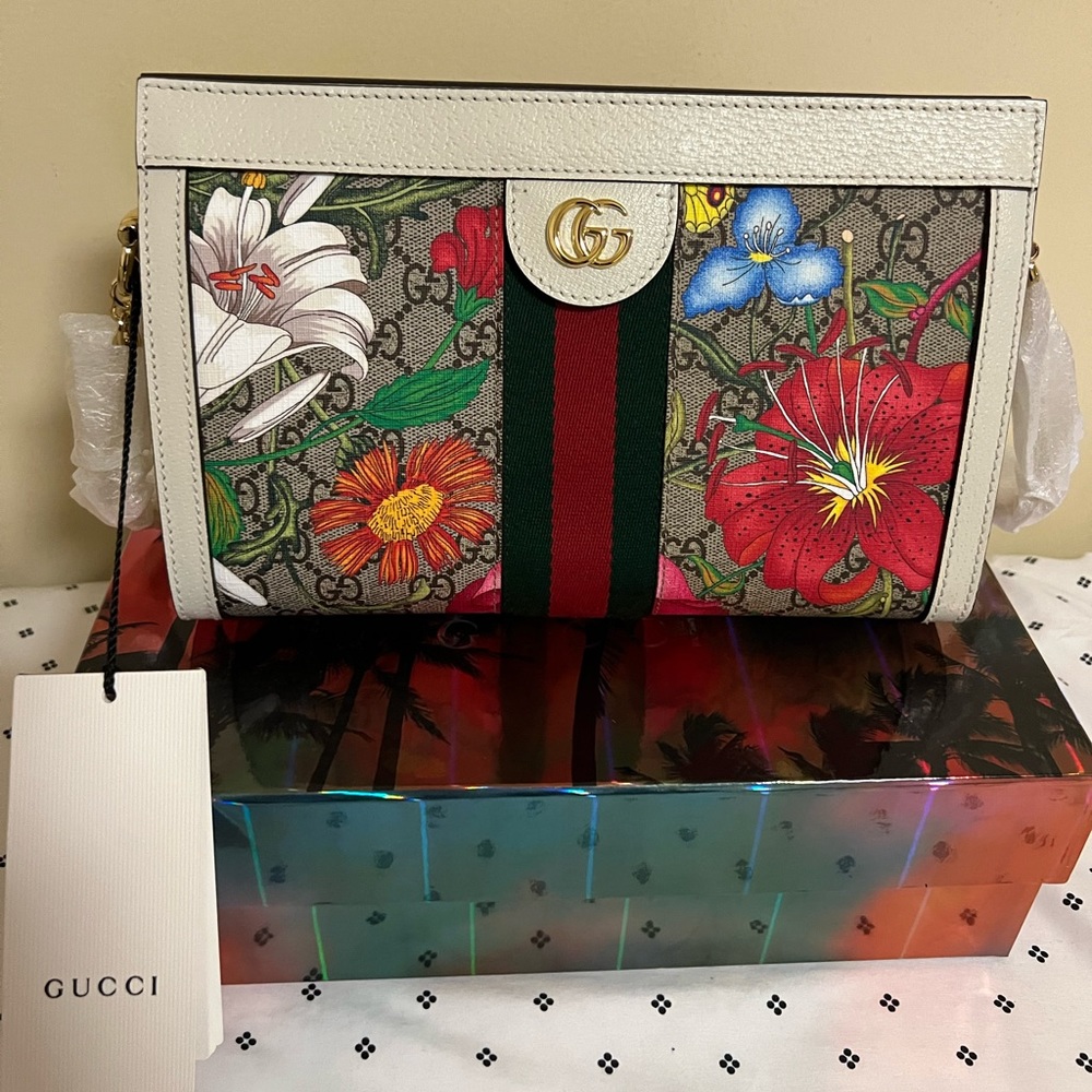 ‼️SOLD‼️ Authentic Gucci Flora Chain Shoulder Bag